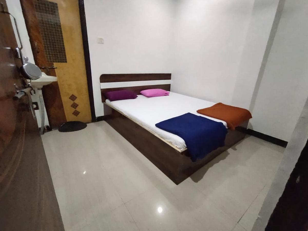Sai Ganesh Guest House Širdi Exteriér fotografie